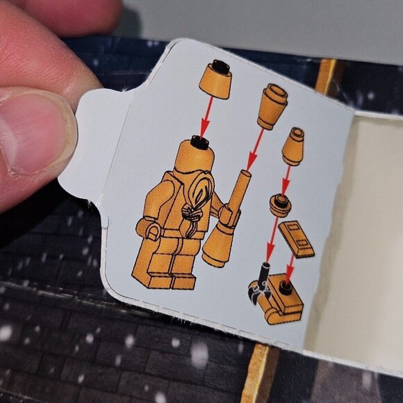 LEGO Harry Potter Advent Calendar 75964 House Crests Pedestal Gold Architect Fig - Picture 6 of 12